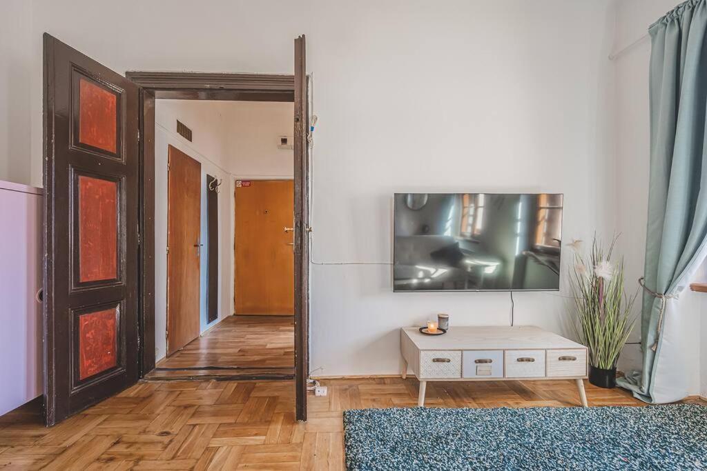 Carolina'S Romantic Apartment Hradec Kralove Exterior photo